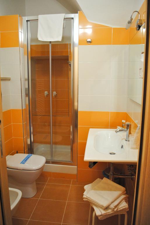Dimora Saracena Pensionat Termoli Rum bild